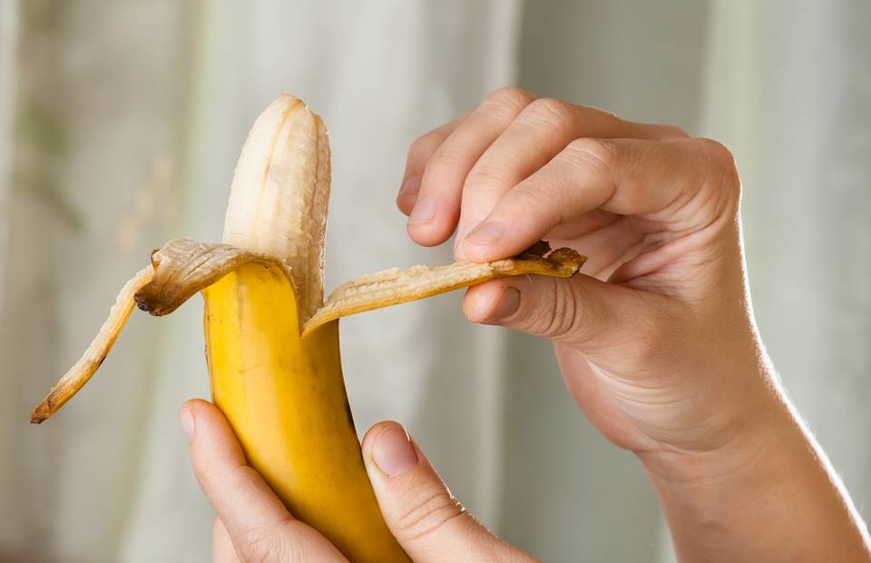 Jak se správně otevírá banán?