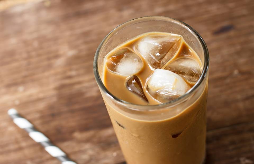 Nejlepší ledovou kávu připravíte bez kávovaru. Potřebujete jen pár věcí
