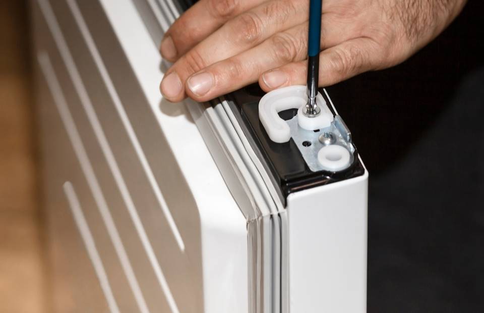 A simple adjustment will ensure that the refrigerator consumes a