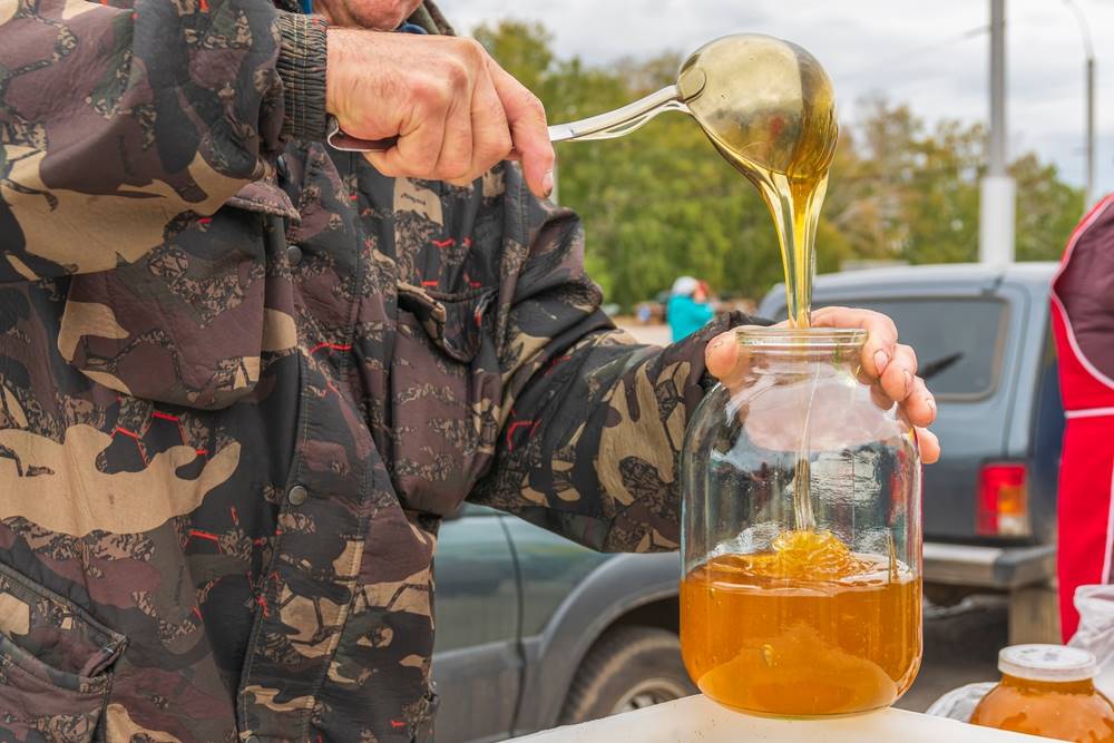 real-honey-vs-fake-honey-how-to-identify-and-choose-authentic-bee