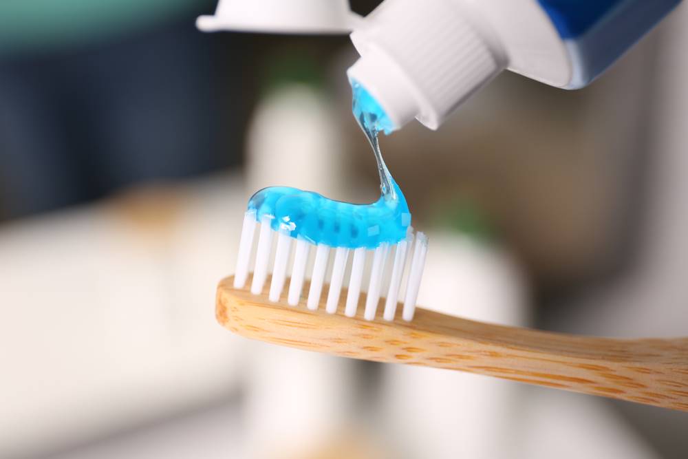 Češi začali dávat zubní pastu do mrazáku. Zachránilo to už tisíce domácností